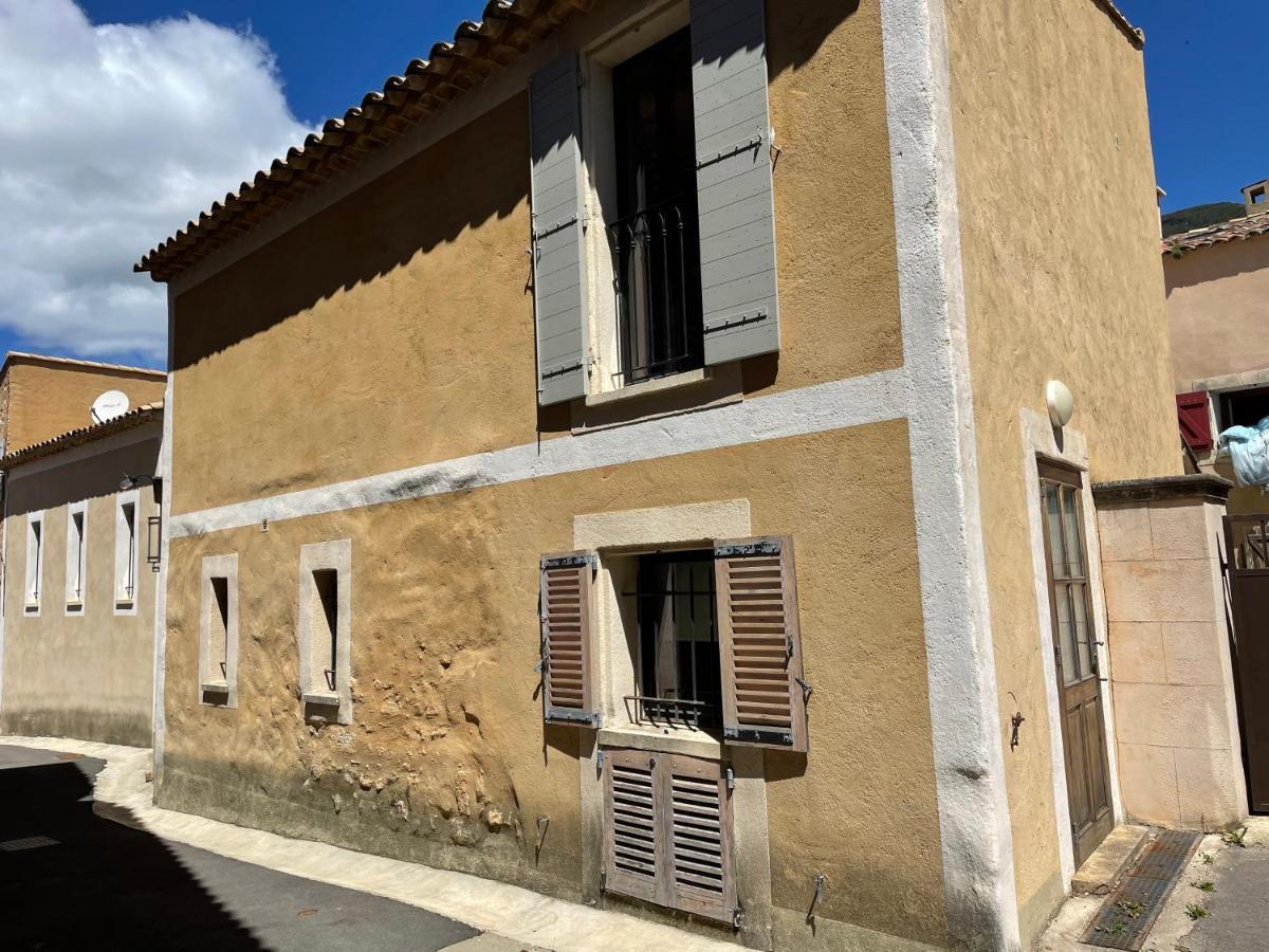 La Cour Carree Bed & Breakfast Rustrel Dış mekan fotoğraf