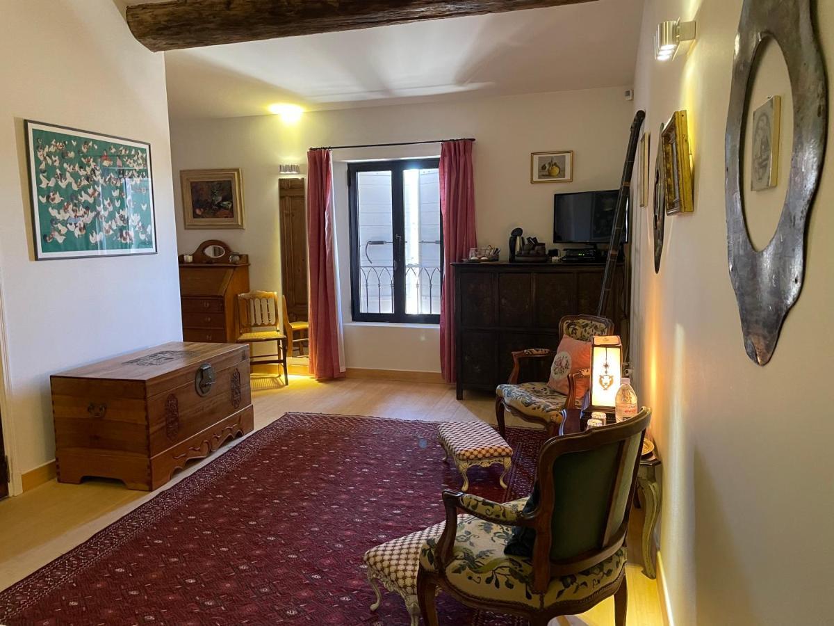 La Cour Carree Bed & Breakfast Rustrel Dış mekan fotoğraf