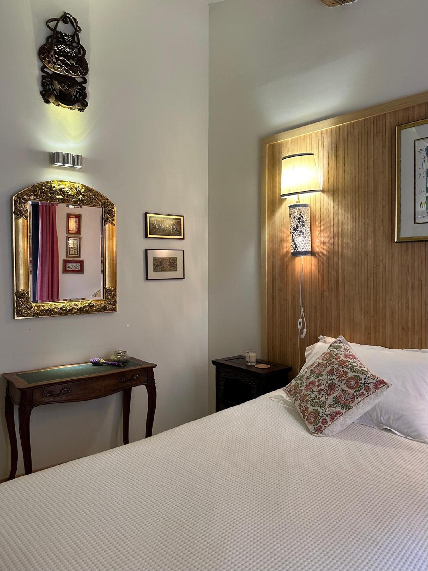 La Cour Carree Bed & Breakfast Rustrel Dış mekan fotoğraf