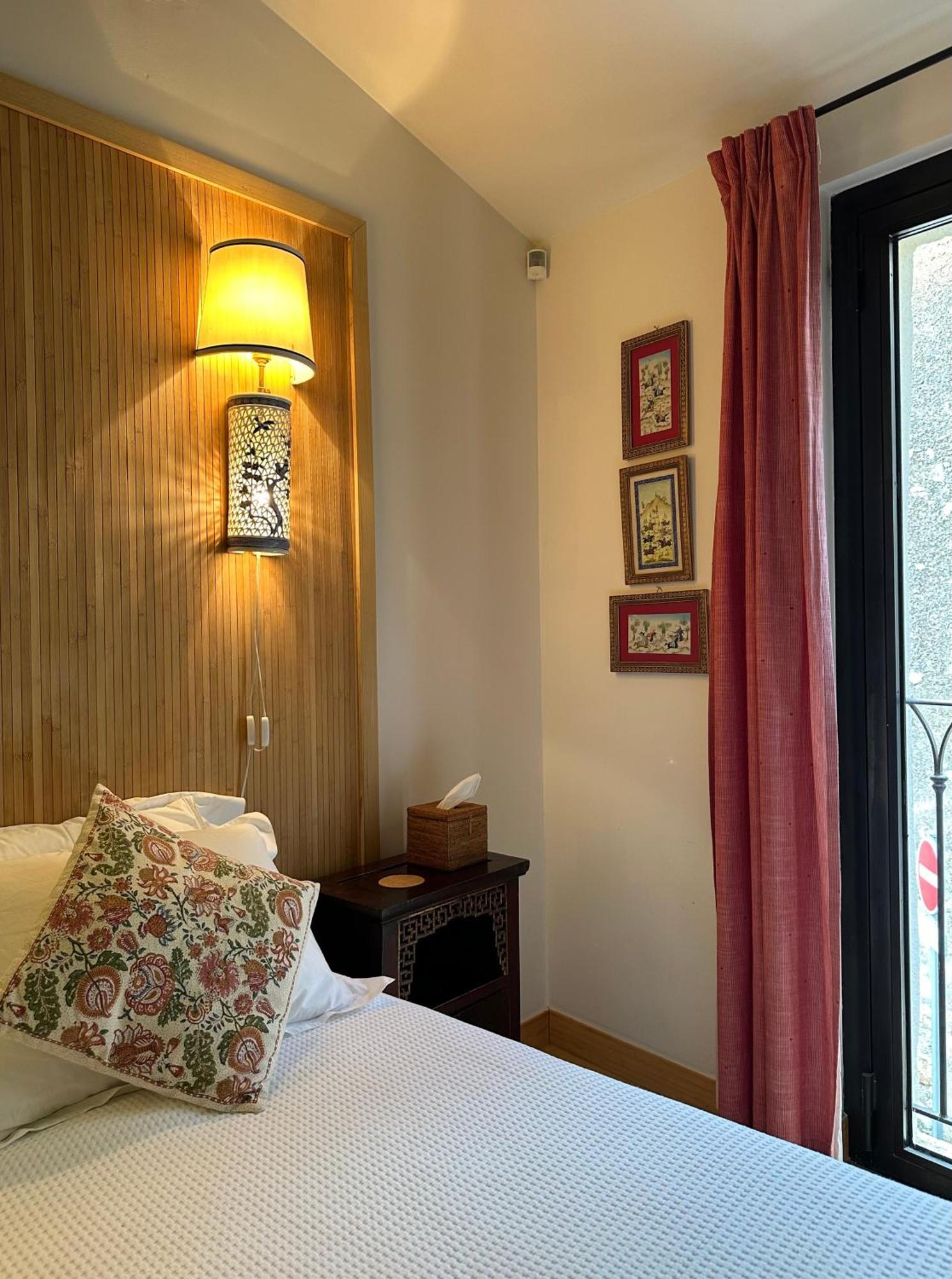 La Cour Carree Bed & Breakfast Rustrel Dış mekan fotoğraf